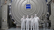 Samsung boss shores up alliance with Zeiss for advanced chip manufacturing