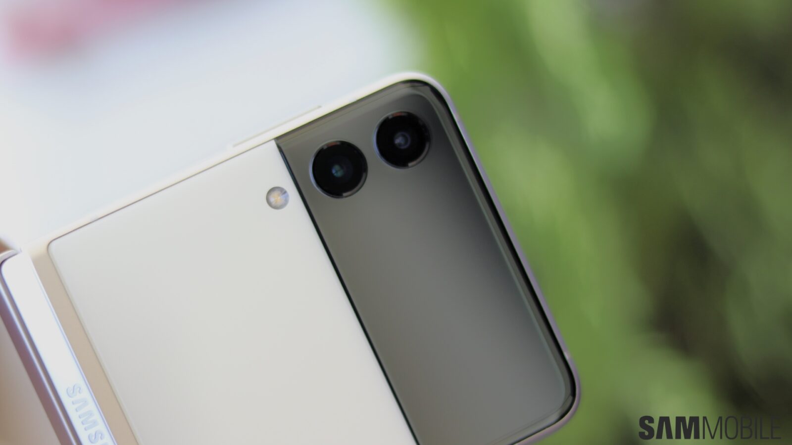 Samsung updates Galaxy Z Flip 3 with September 2024 security patch