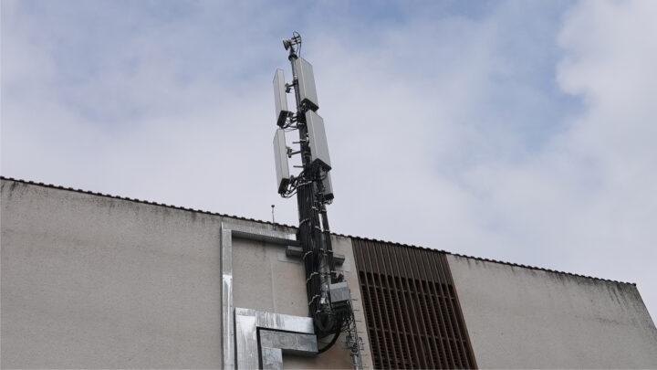 Samsung Networks 5G Radio Antenna
