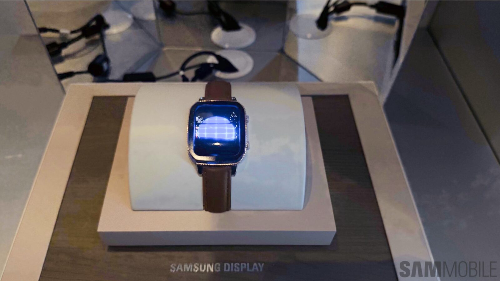 I want this crazy bright screen on Samsung's Galaxy Watch Ultra 2 ...