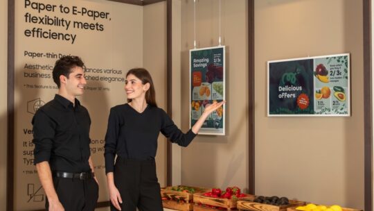 Samsung Color E-Paper Display Store ISE 2025