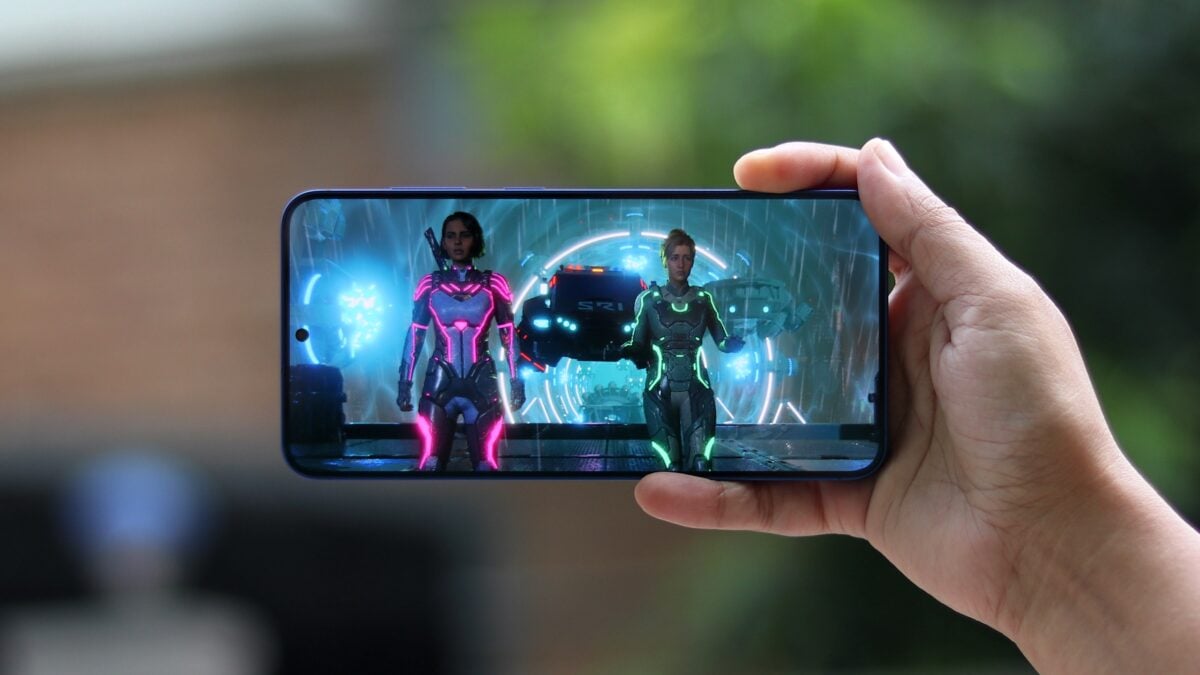 Samsung plans to expand smartphone display manufacturing in India