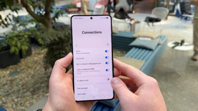 Galaxy S25 Edge connectivity features include UWB and Wi-Fi 7