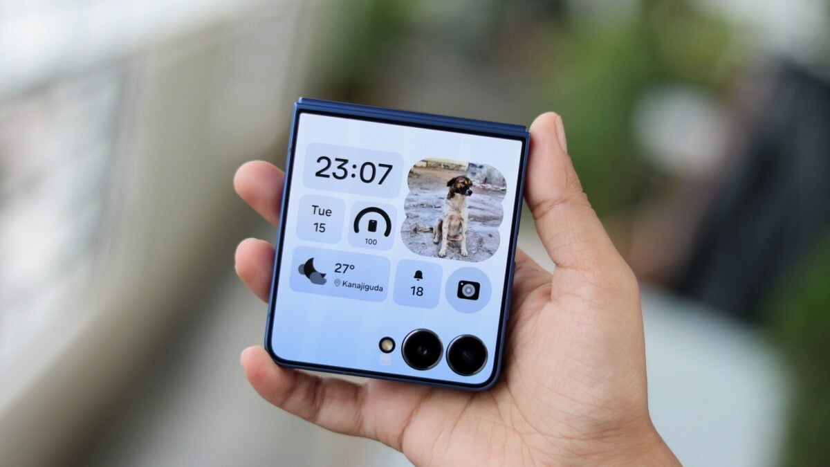 galaxy z flip 7 review – cover screen