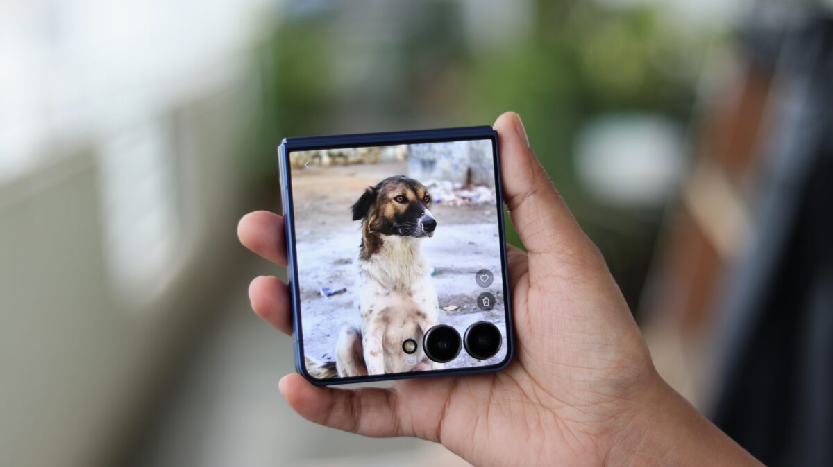 galaxy z flip 7 review – cover screen