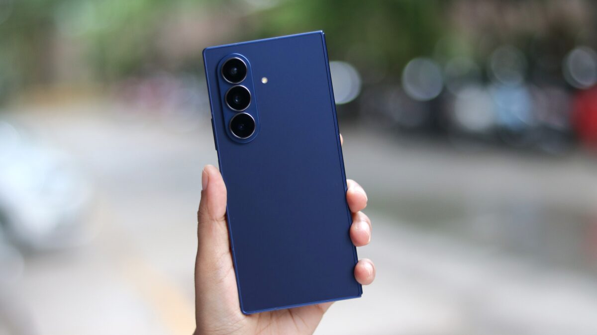 galaxy z fold 7 rear design