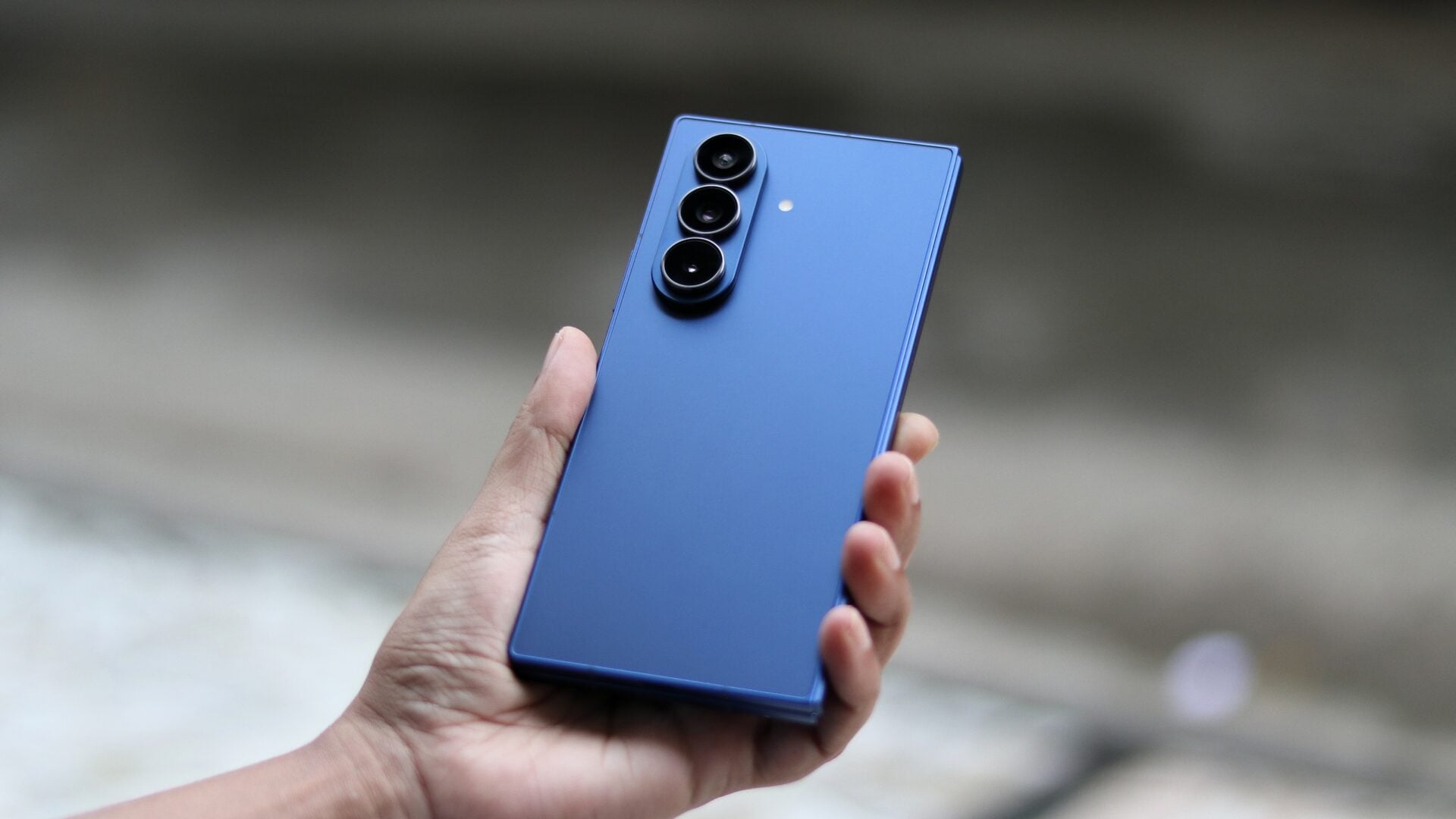 galaxy z fold 7 review – design-3