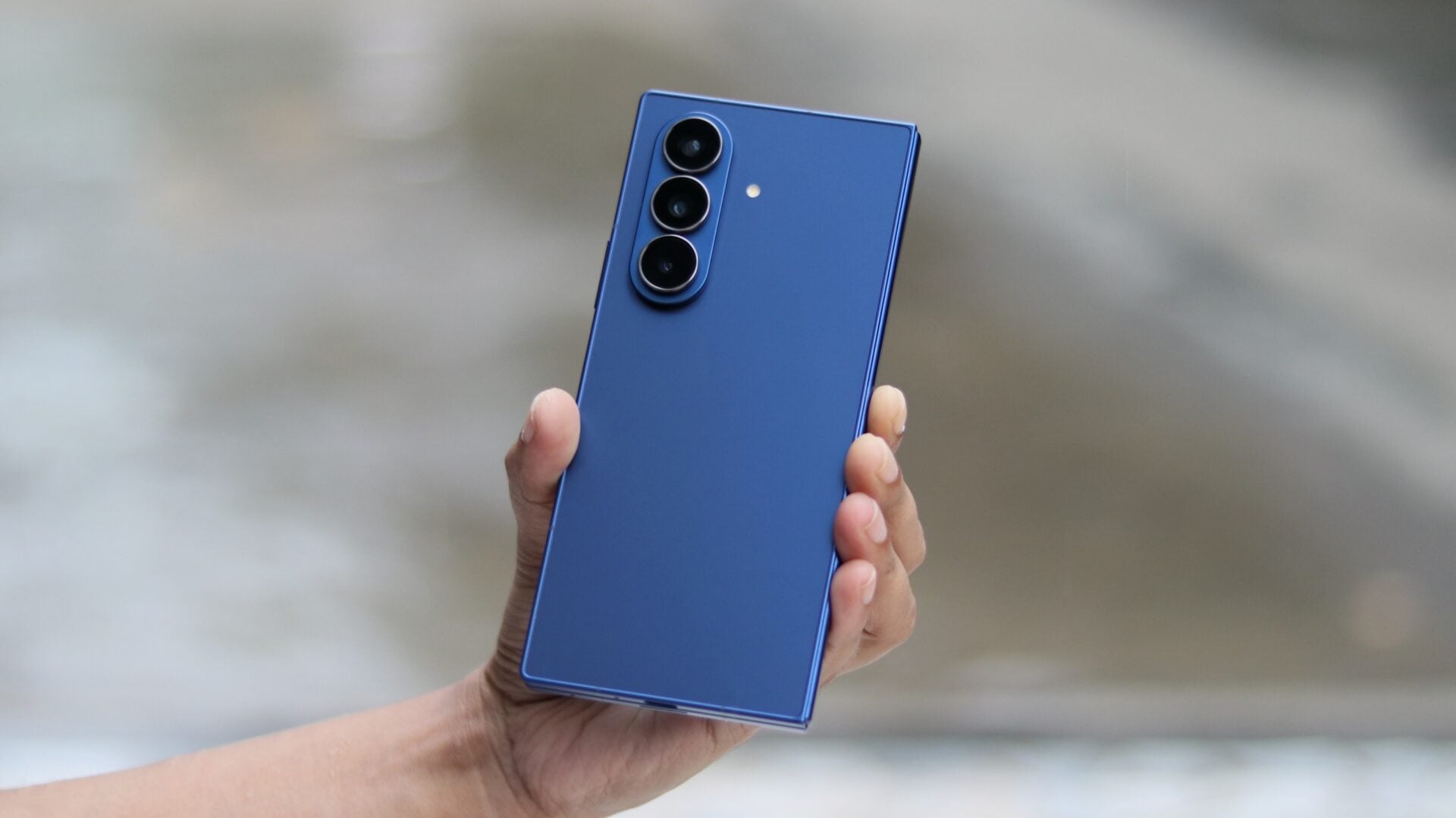 galaxy z fold 7 review – design-6