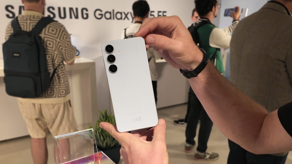 galaxy s25 fe design – 1