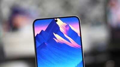 samsung galaxy s25 fe display bezels front camera
