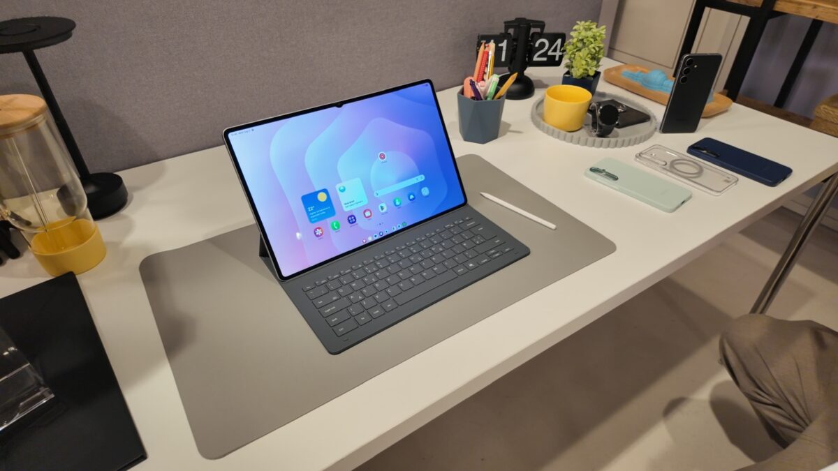 galaxy tab s11 ultra with keyboard