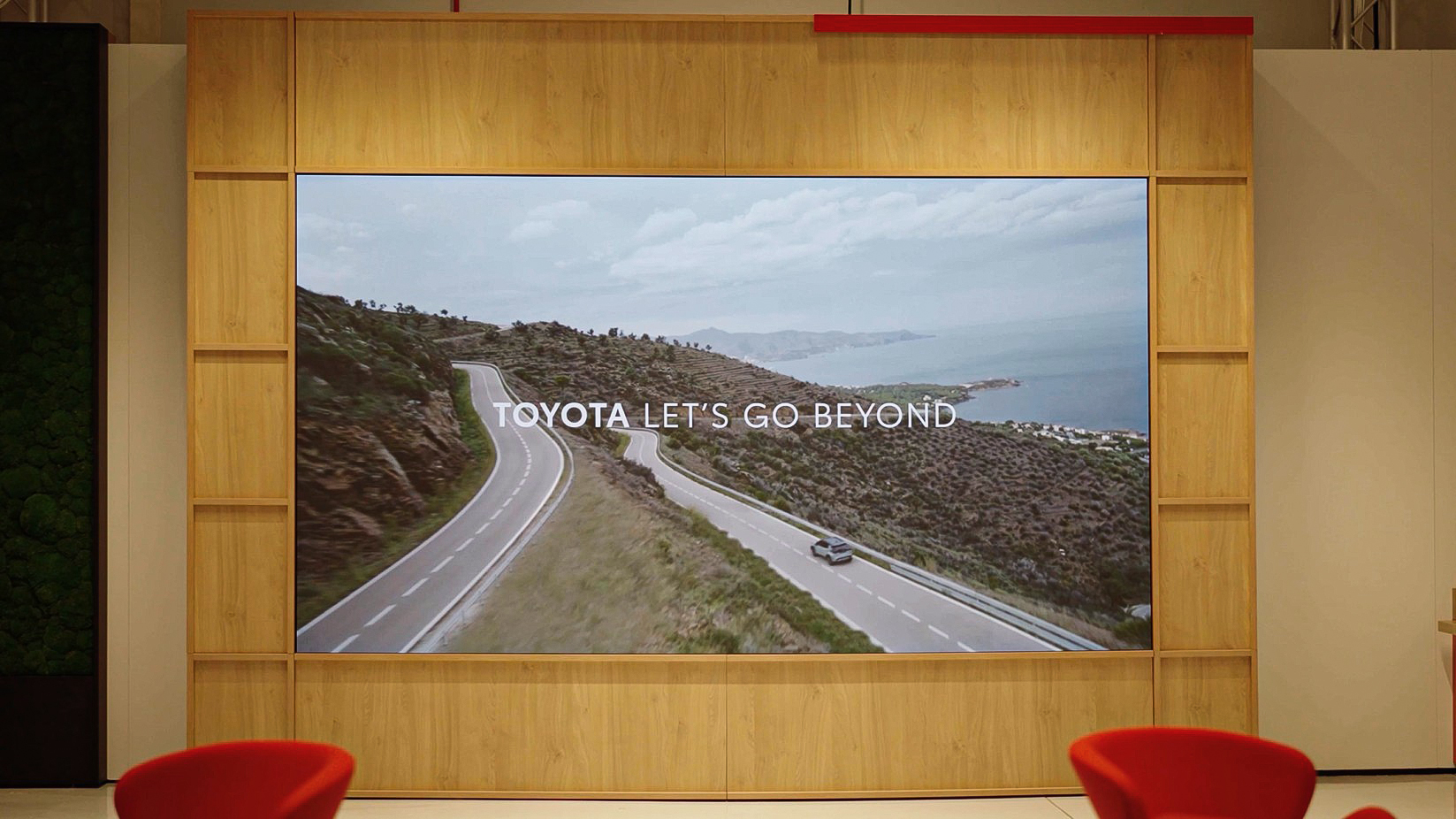 samsung expands its partnership with toyota to install samsung smart signange solutions at more toyota dealerships in key markets (03)