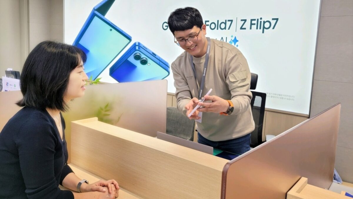 samsung store the hyundai seoul galaxy phone repair