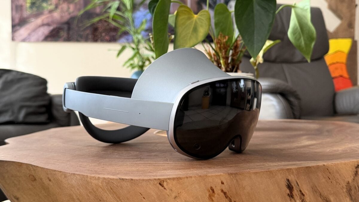 Google starts releasing 3D movies that you can watch on the Galaxy XR