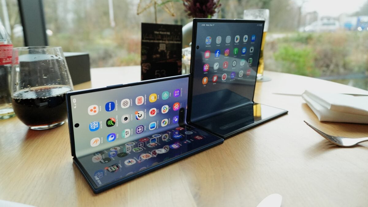 galaxy z trifold-2