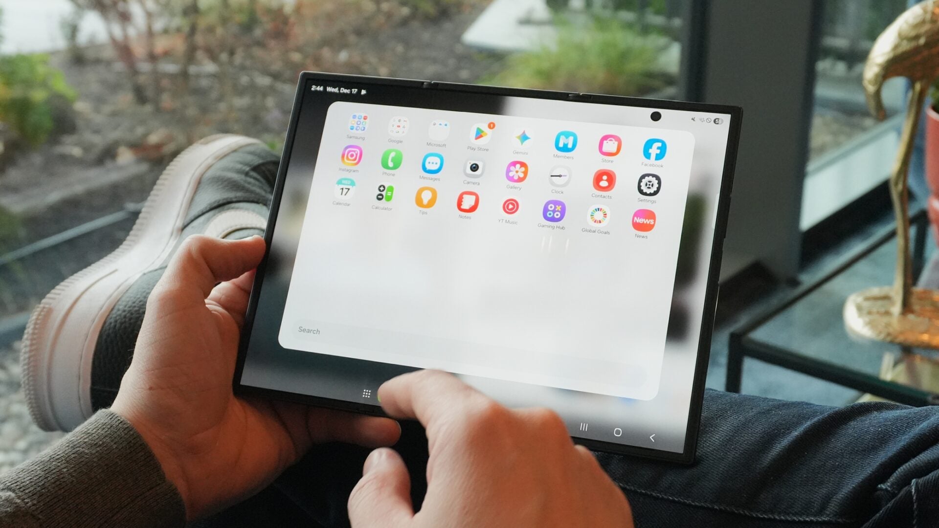 galaxy z trifold app drawer