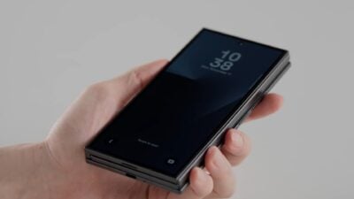 samsung galaxy z trifold fingerprint volume buttons