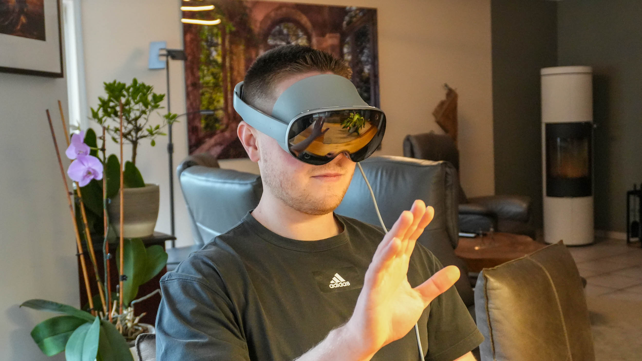 Samsung UK lets you try the Galaxy XR headset before spending £1,699