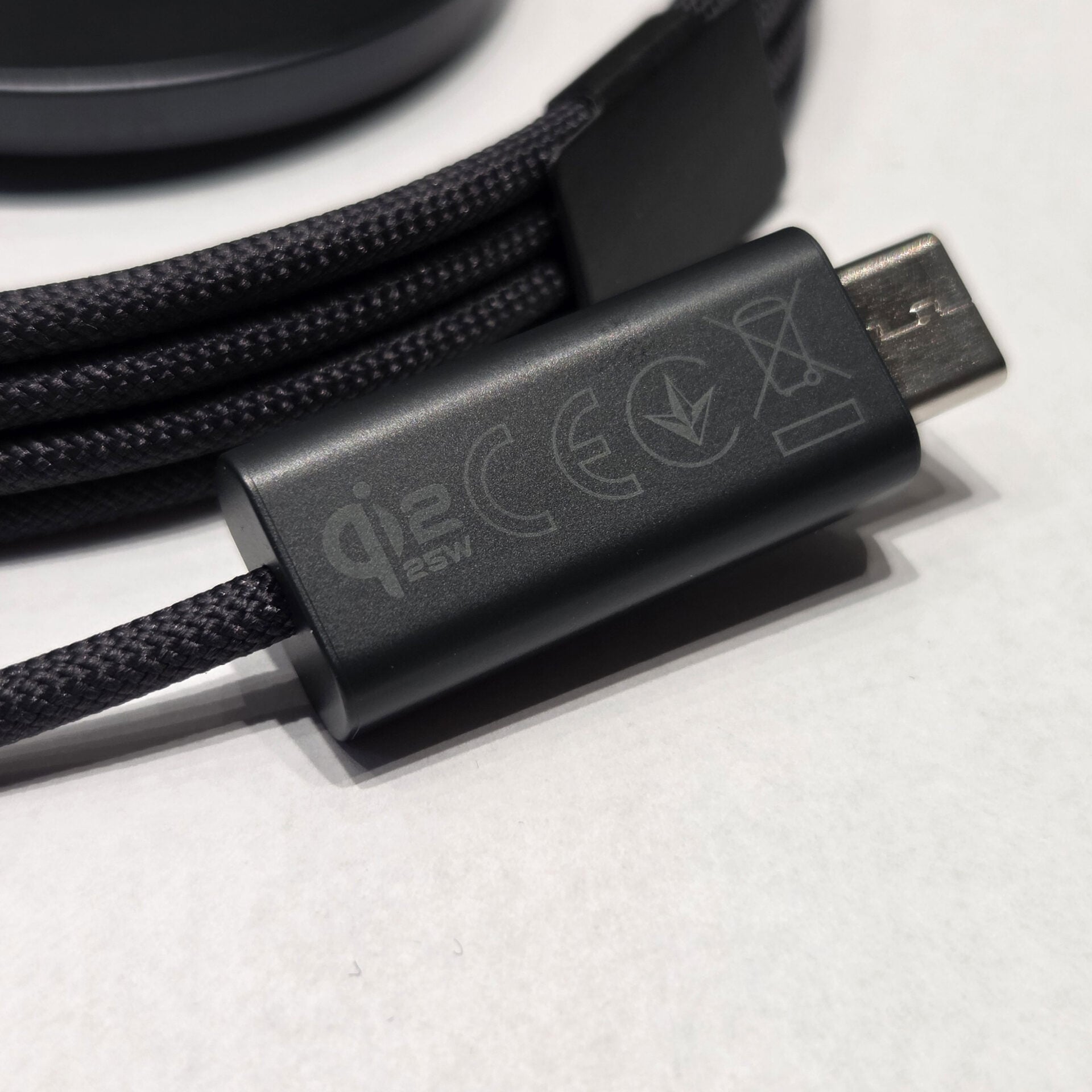 samsung-magnetic-wireless-charger-25-watts-3