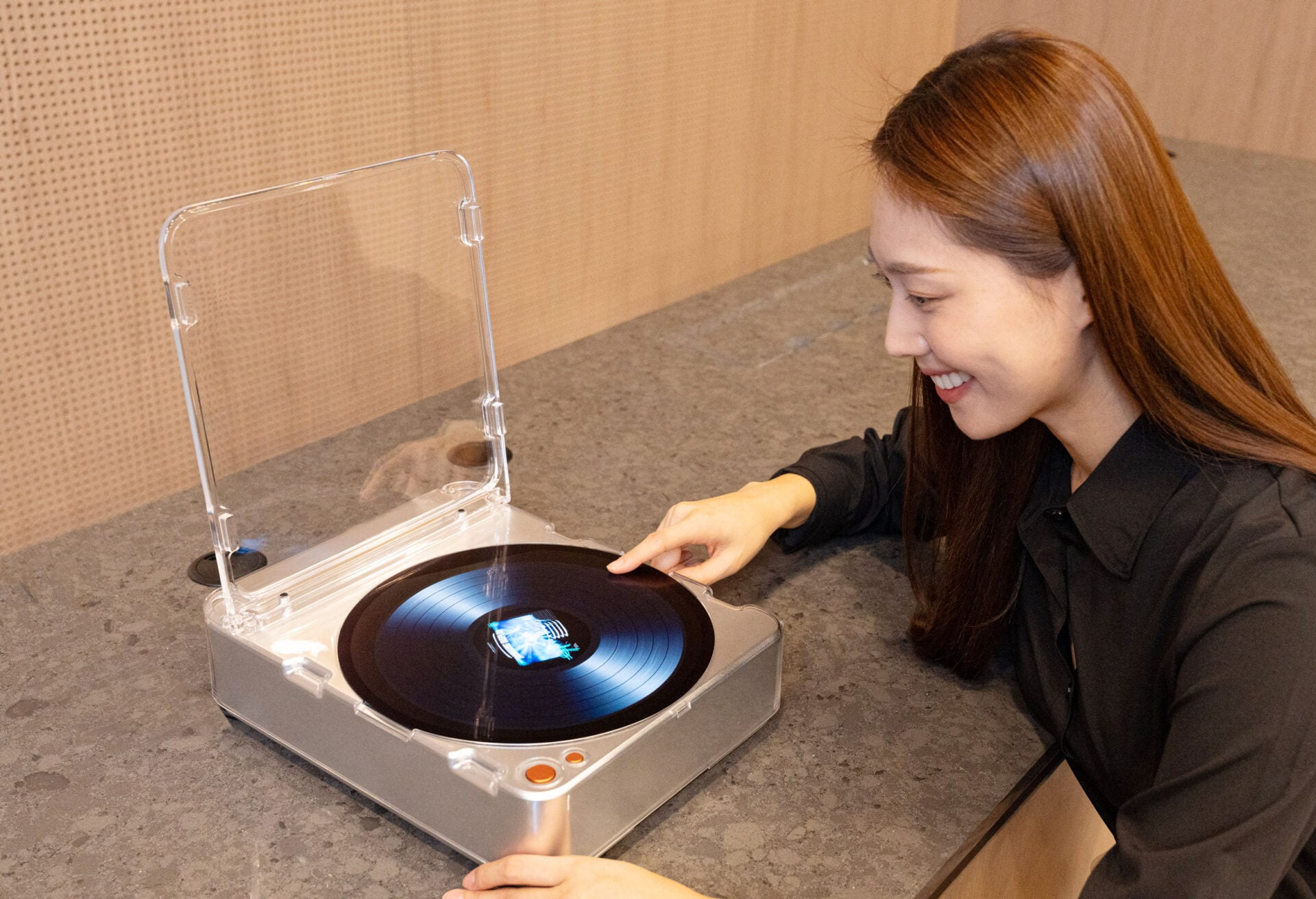 samsung-ai-oled-turntable