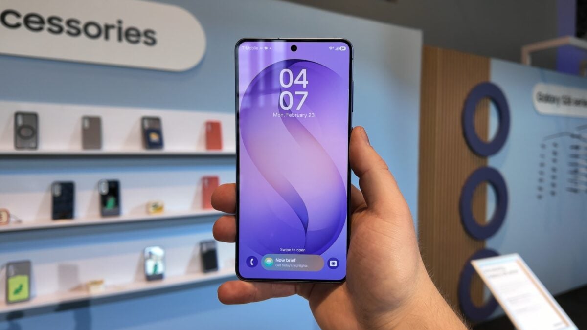 galaxy s26 plus display 2