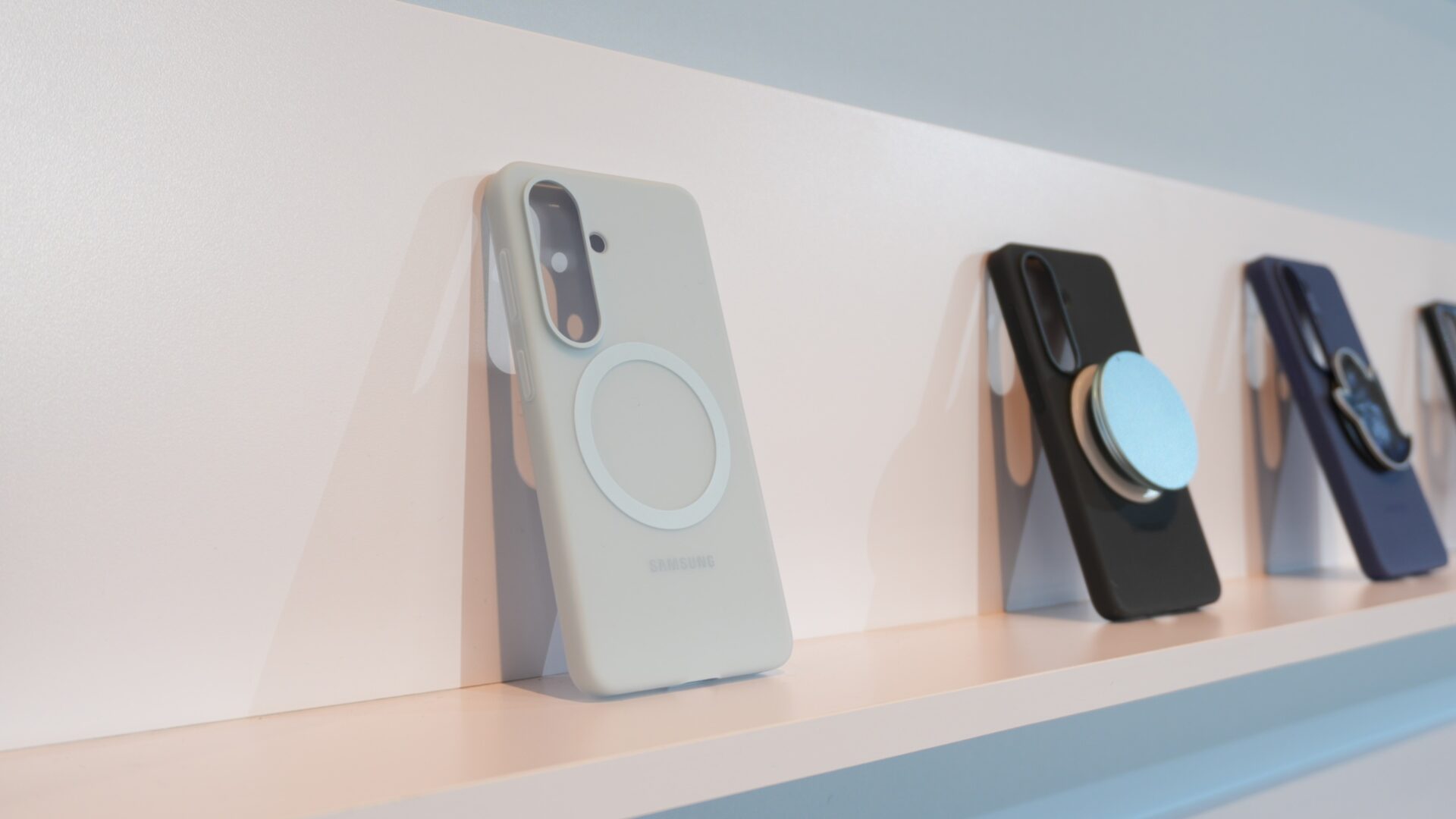 samsung galaxy s26 plus magnetic silicon case pop socket