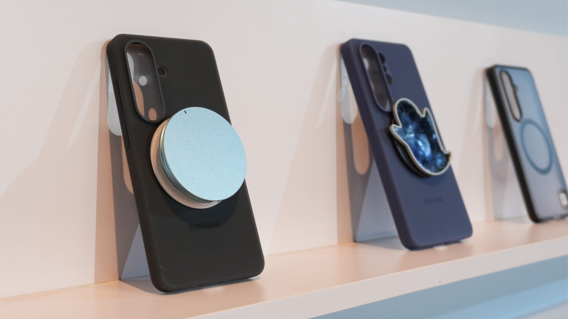 samsung galaxy s26 plus magnetic silicon case pop socket attachment