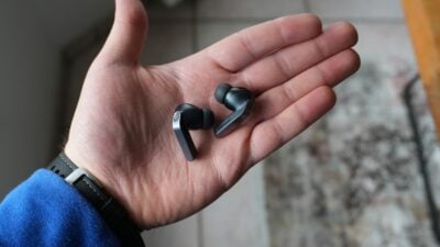 samsung galaxy buds 4 pro in black