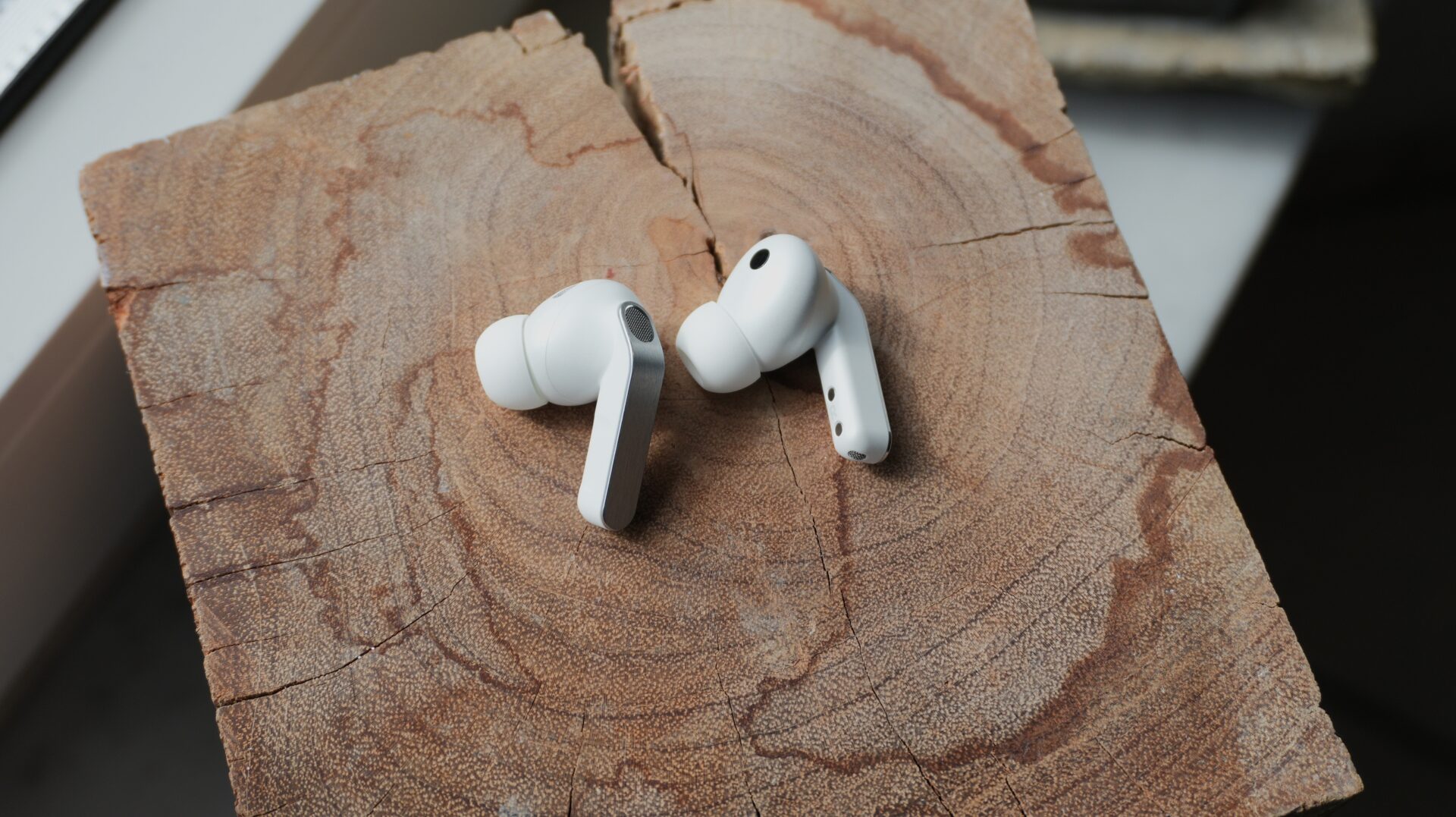 galaxy buds 4 pro in white