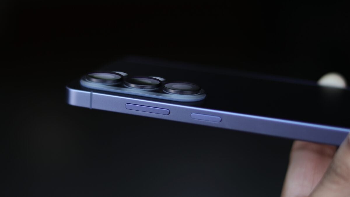 Galaxy S26 Ultra frame