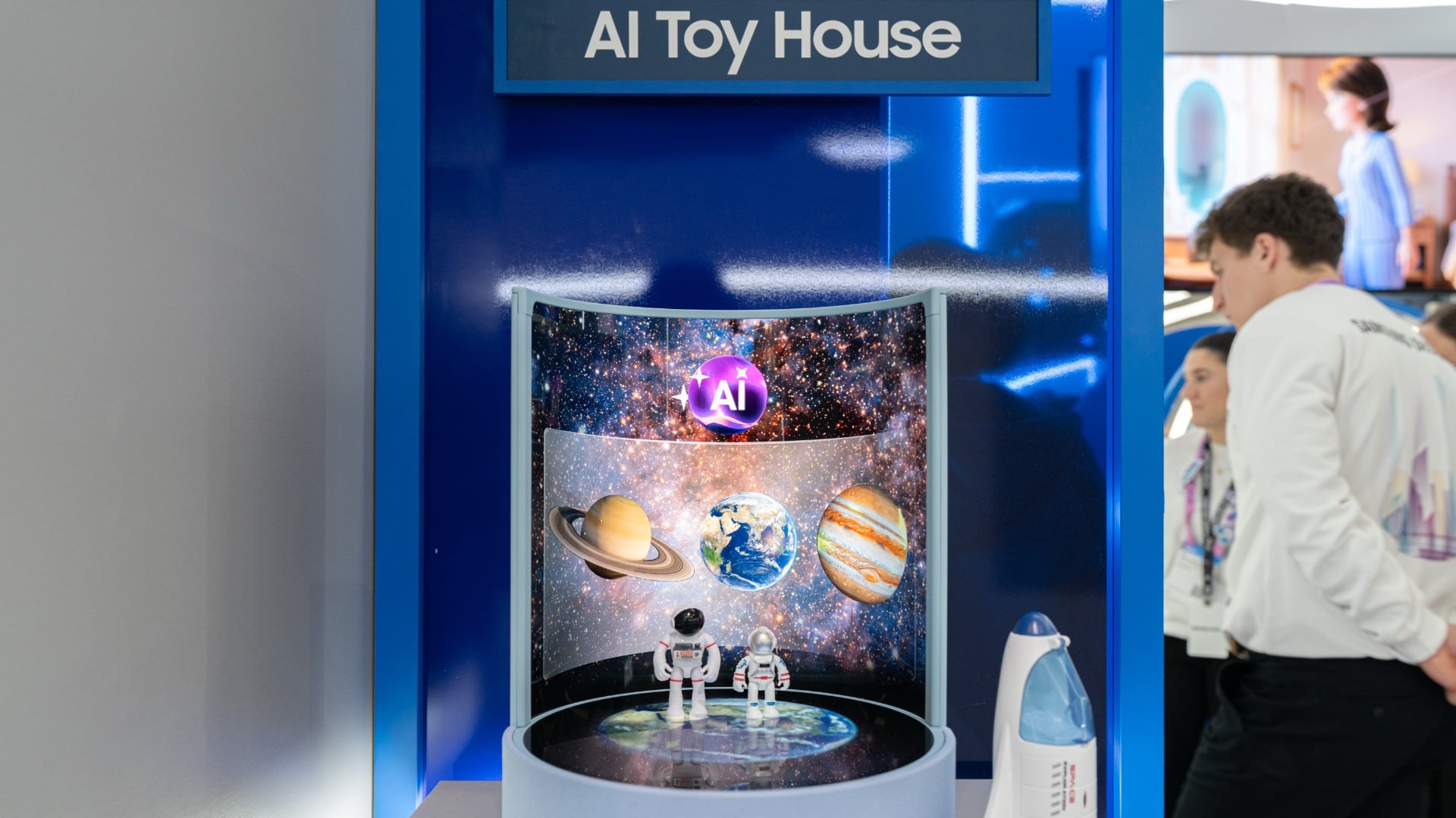 samsung display oled ai toyhouse concept mwc 2026