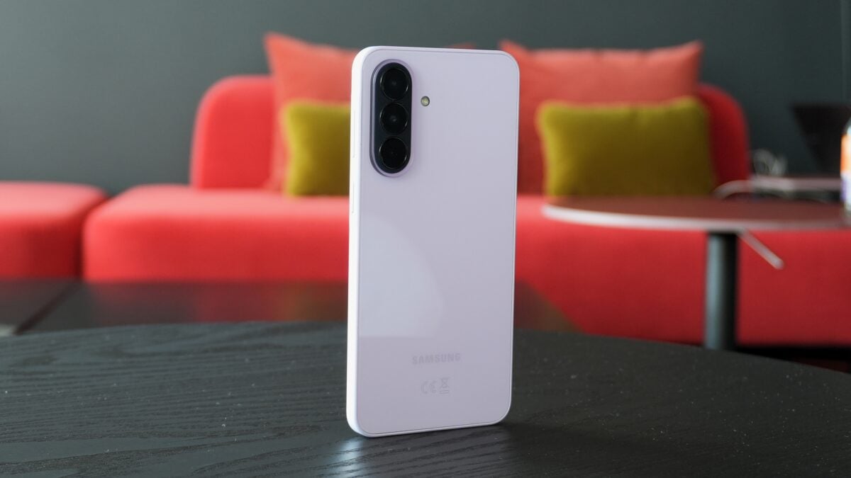 samsung galaxy a37 rear side design