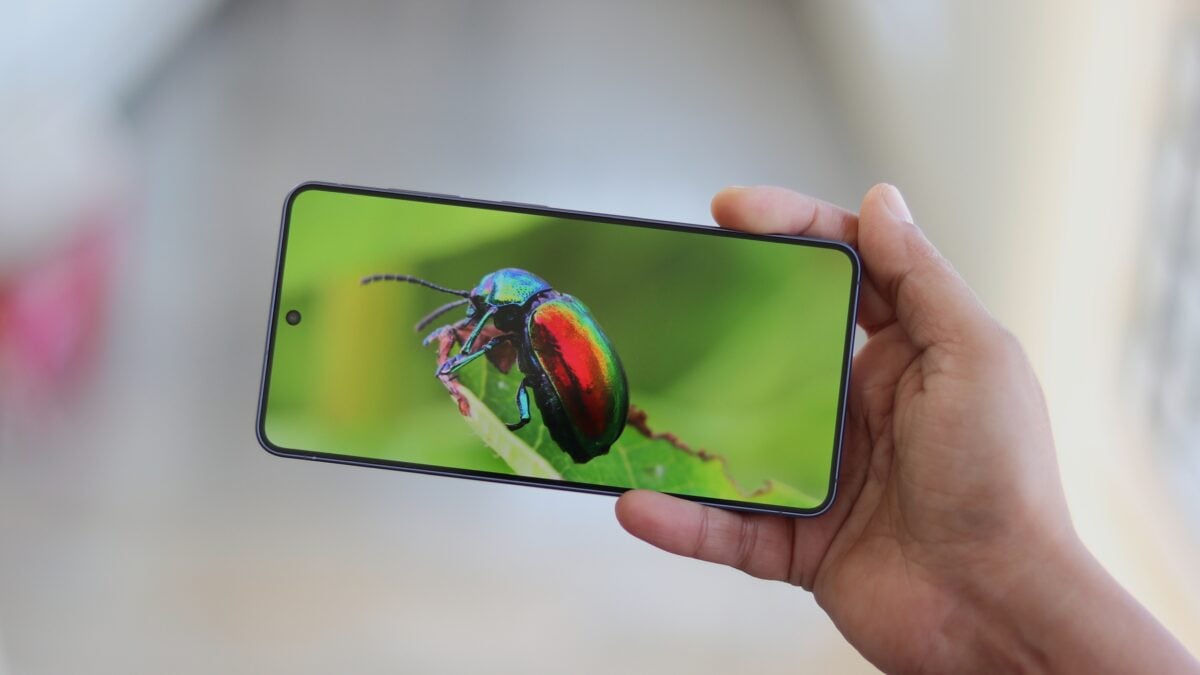 Samsung can avoid cheapening the Galaxy S27 with BOE panels, but it may not want to