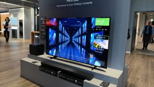 Samsung’s best OLED TV gets a $500 discount in the US