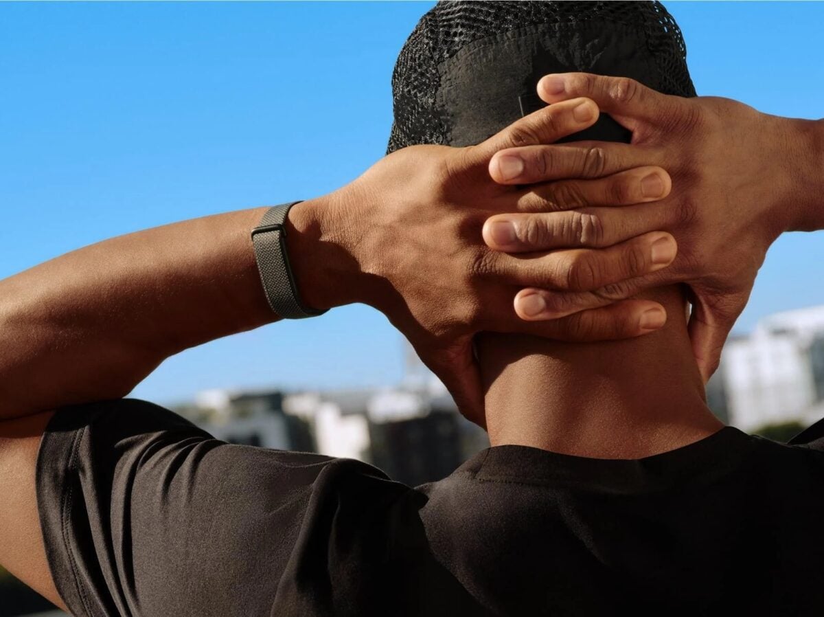 google's fitbit air wearable