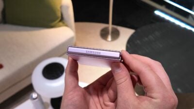 Samsung Galaxy Z Flip 8