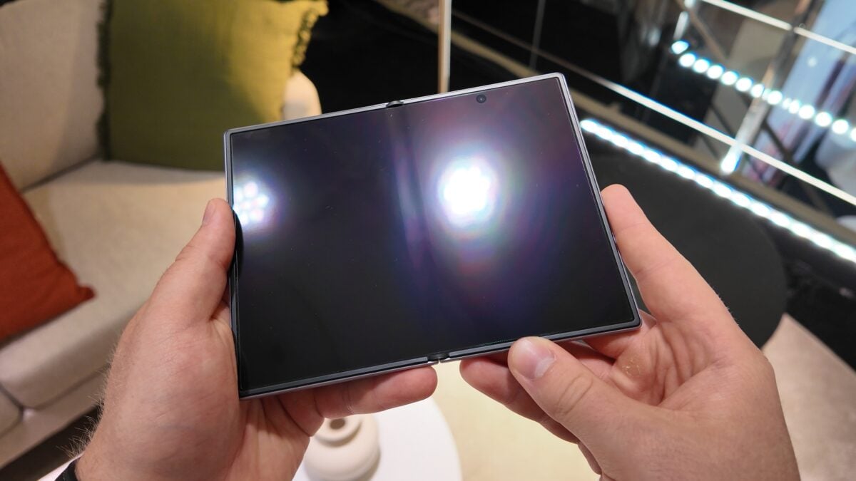 Samsung Galaxy Z Fold 8 crease