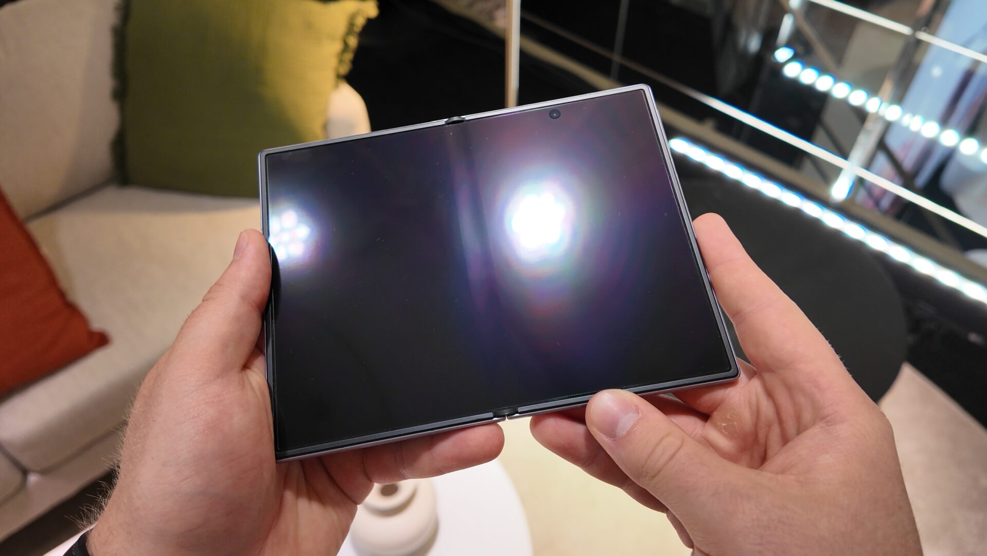 Samsung Galaxy Z Fold 8 crease