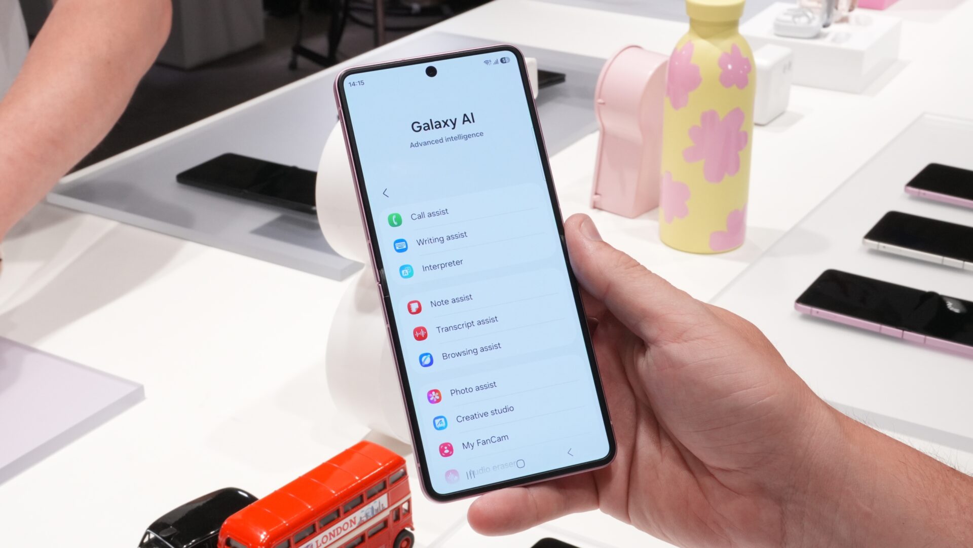 Galaxy AI on Galaxy Z Flip 8