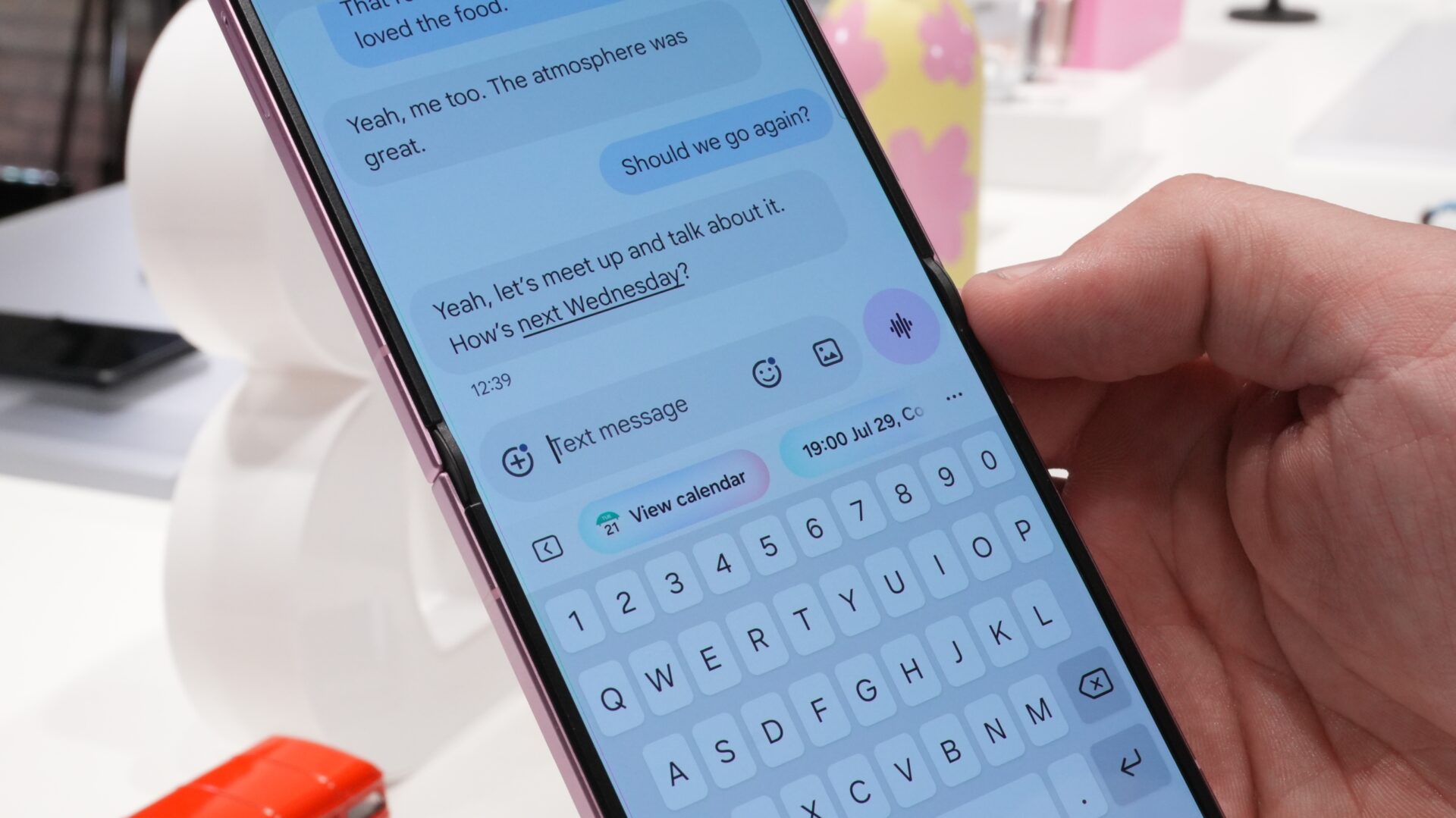 Galaxy AI Now Nudge on Galaxy Z Flip 8