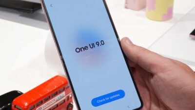 Samsung Galaxy Z Flip 8 Running One UI 9.0