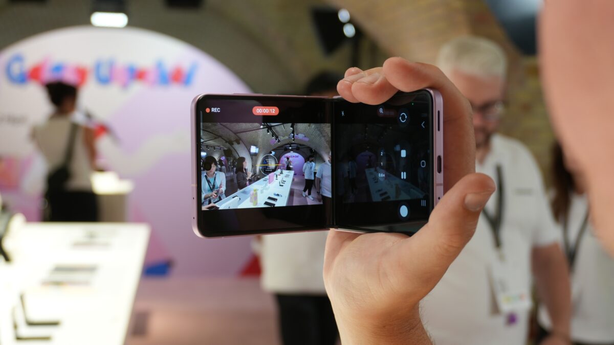 Galaxy Z Flip 8 Camcorder camera mode