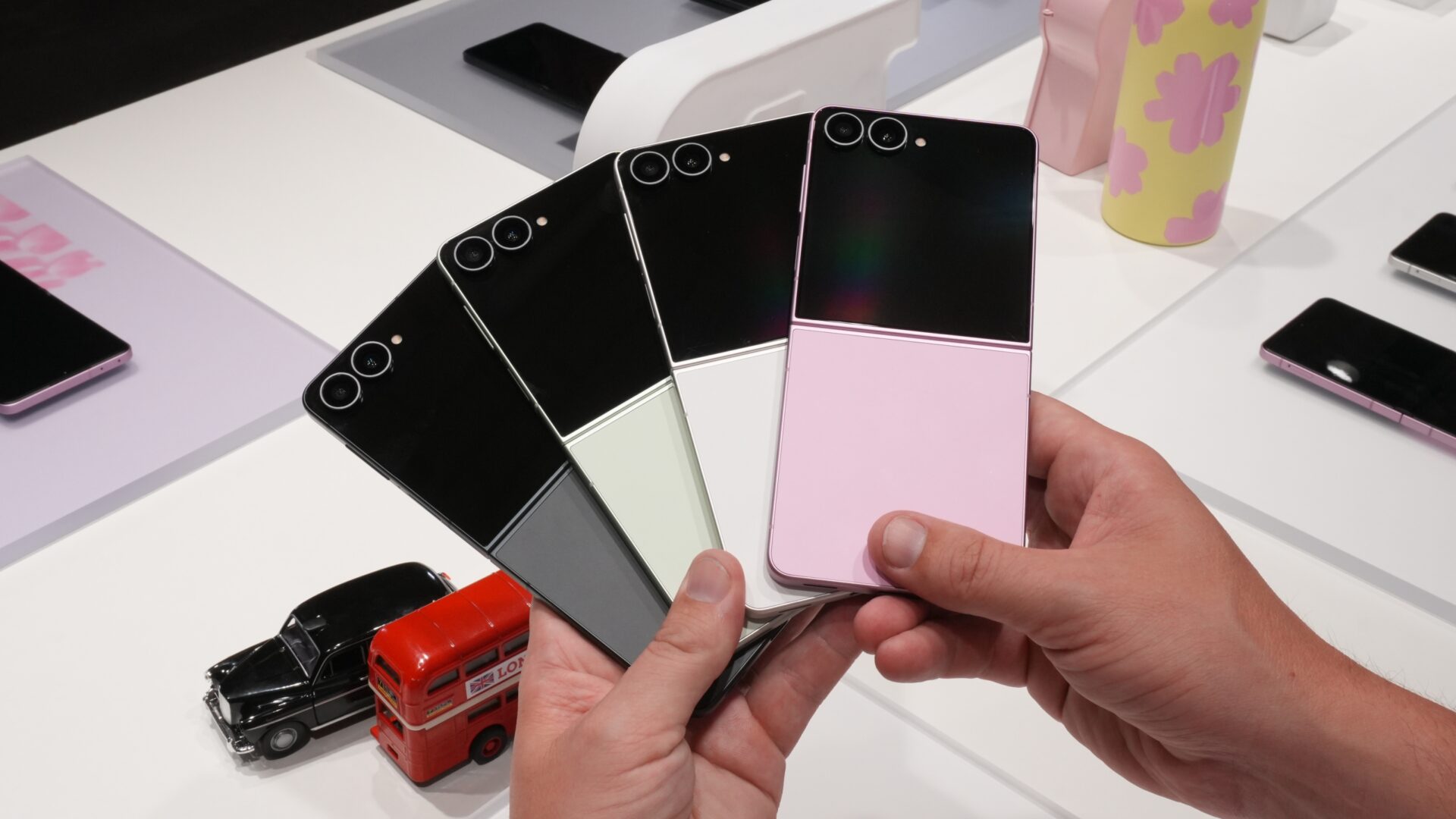 Galaxy Z Flip 8 colors