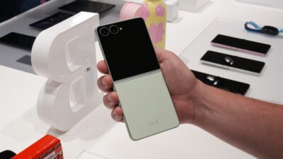 Samsung Galaxy Z Flip 8