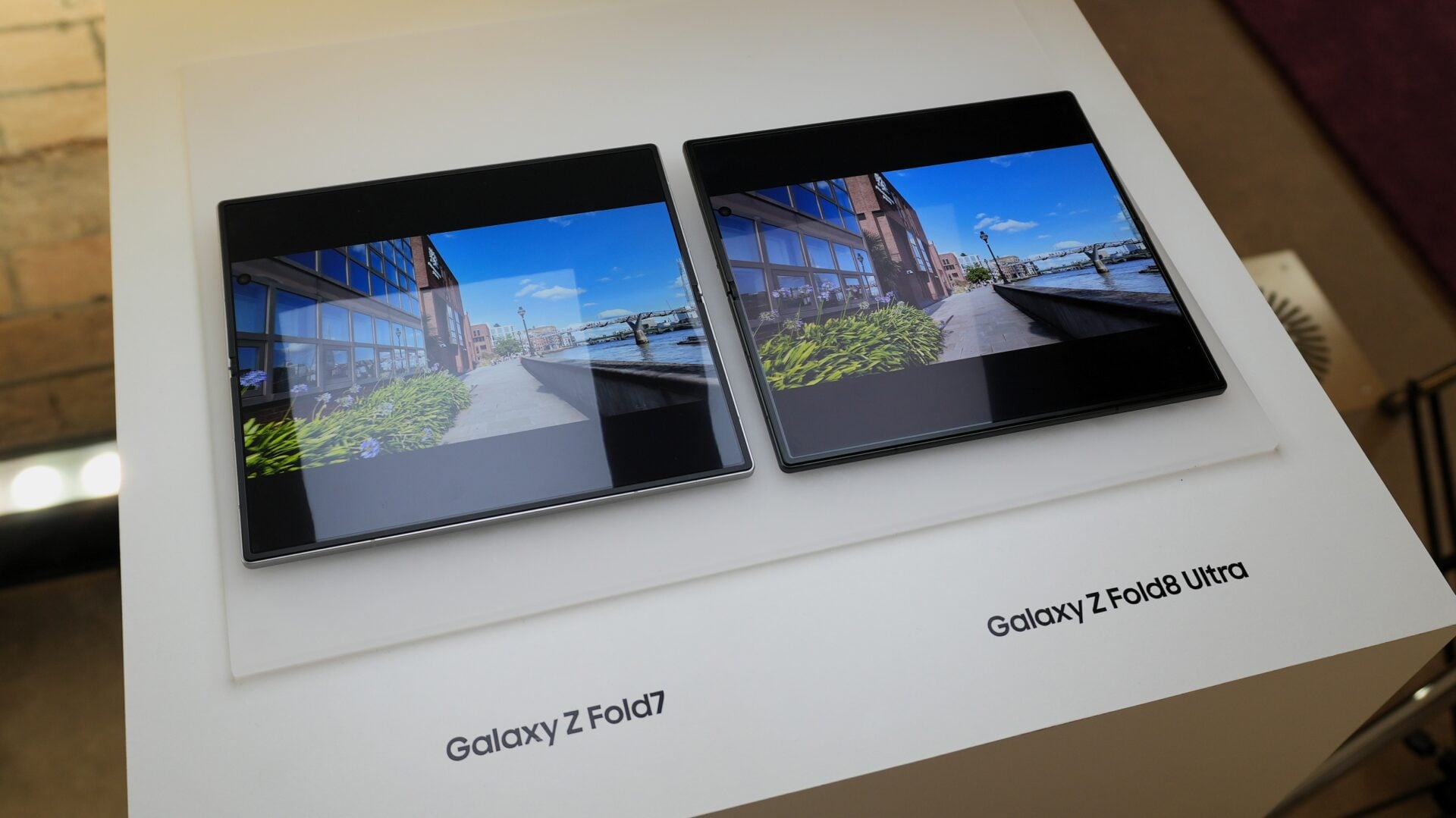 Galaxy Z Fold 7 vs Fold 8 Ultra reflectivity