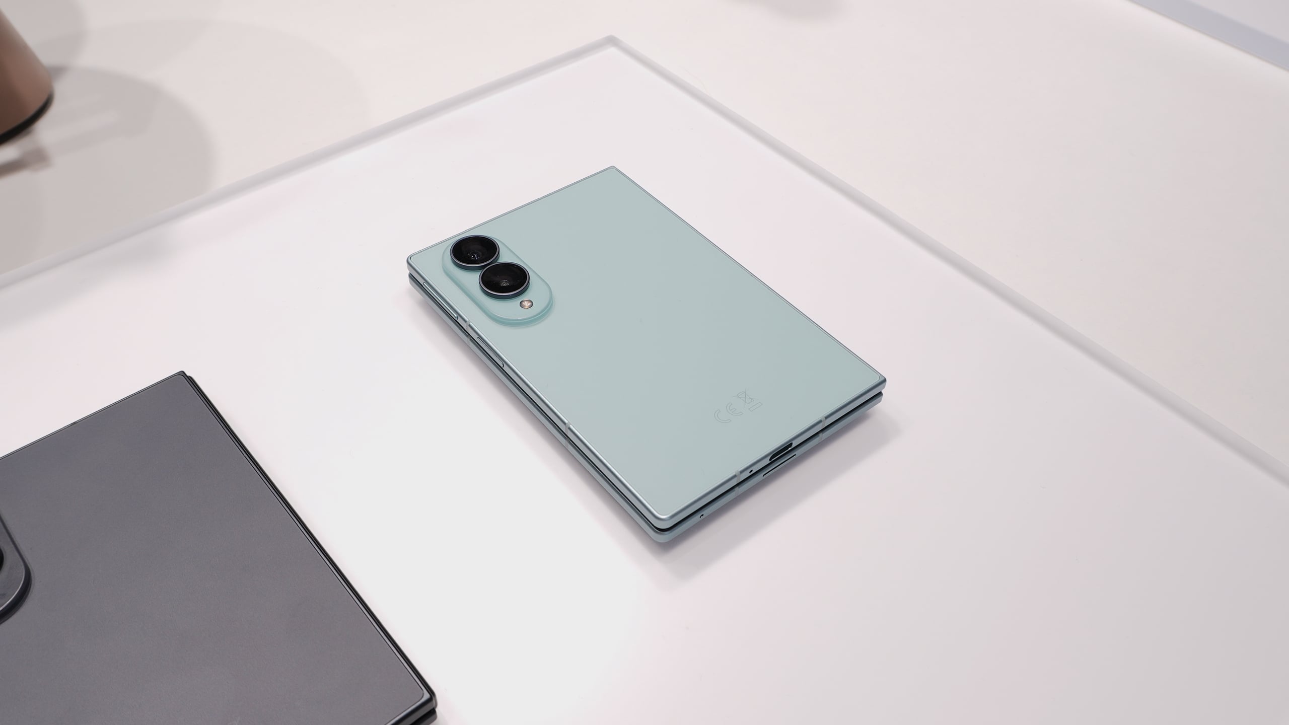 Galaxy Z Fold 8 is outselling the Z Fold 8 Ultra, surprising nobody