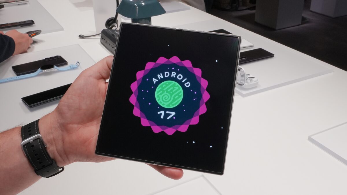 Galaxy Z Fold 8 Ultra running Android 17 (One UI 9)