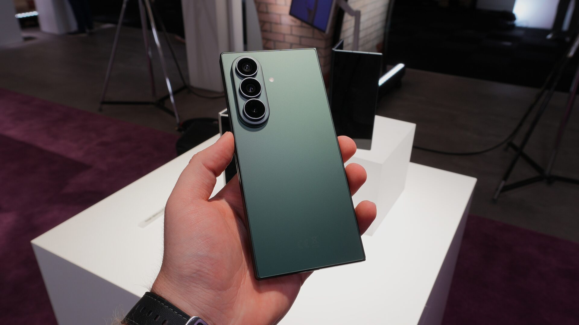 Samsung 2027 Colors May Follow WGSN Trend