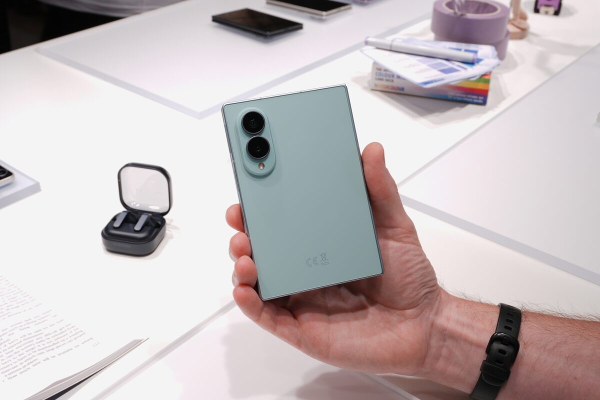 Samsung Galaxy Z Fold 8 Pistachio Color Rear Design