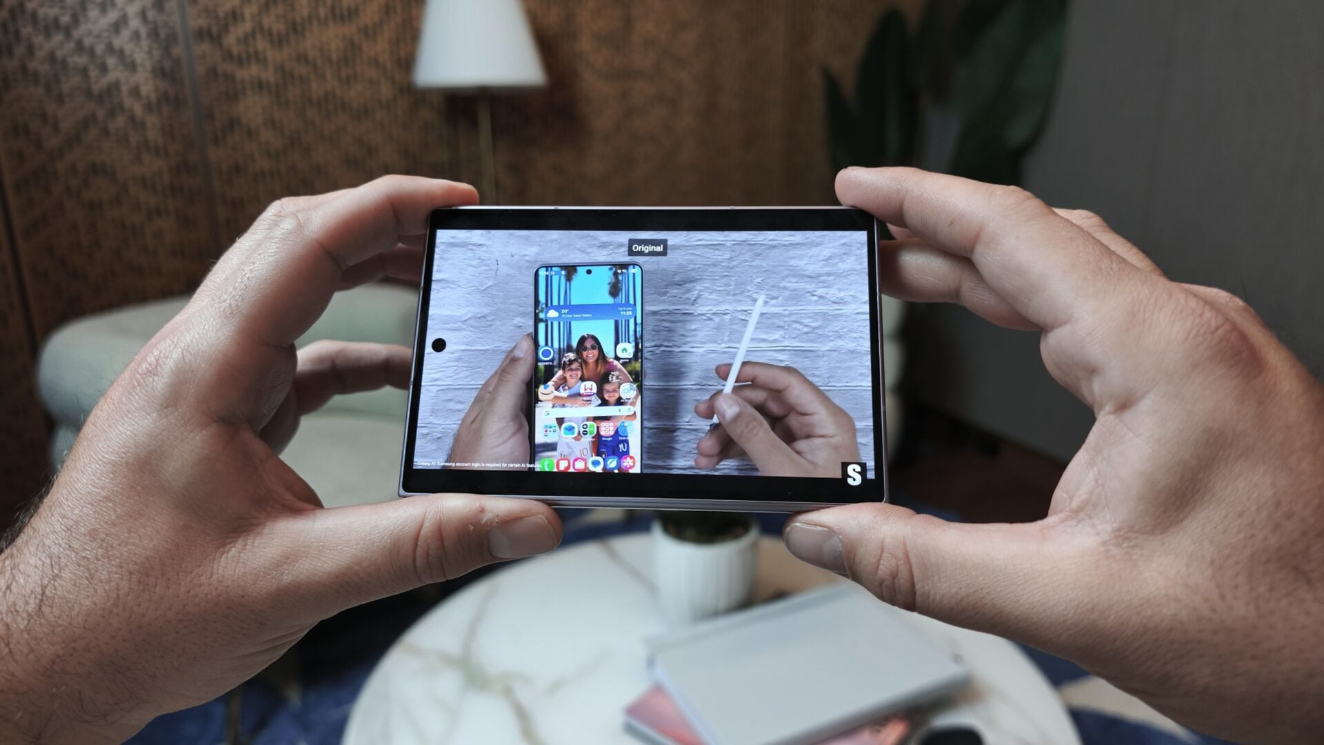 Video playback on Galaxy Z Fold 8 cover screen